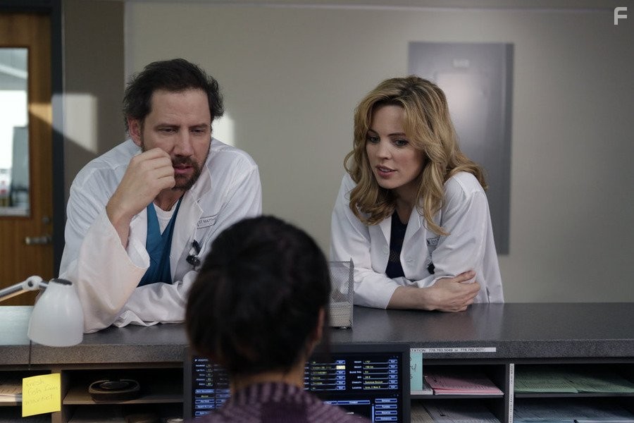 Jamie Kennedy and Melissa George in Разбивающая сердца (2016)