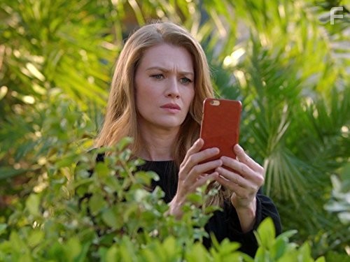 Mireille Enos in Ловушка (2016)