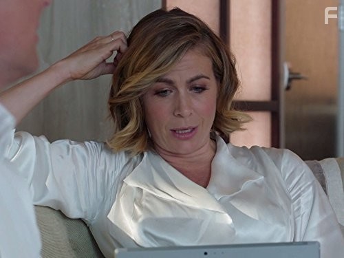 Sonya Walger in Ловушка (2016)