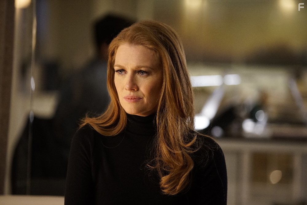 Mireille Enos in Ловушка (2016)