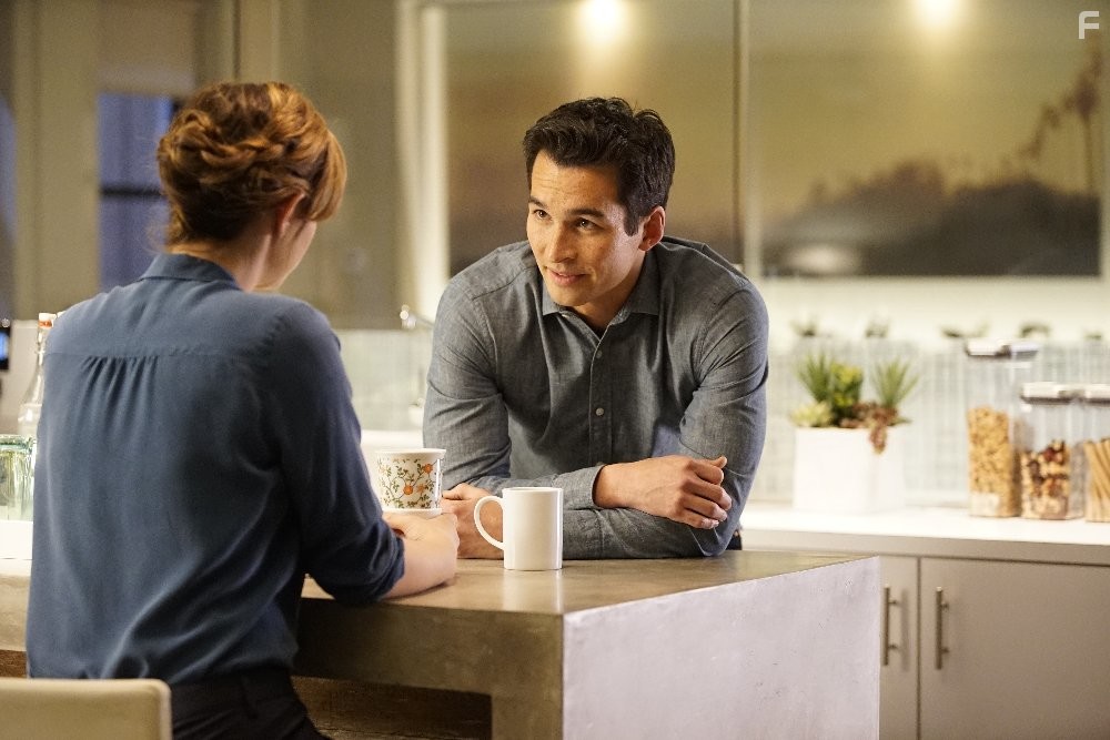 Elvy Yost and Jay Hayden in Ловушка (2016)