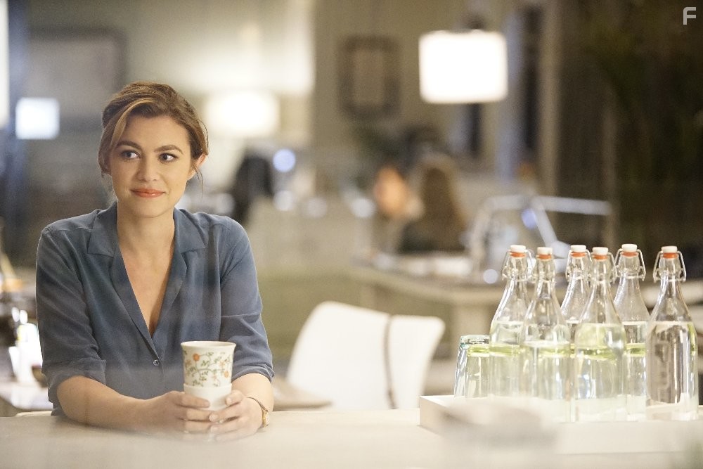 Elvy Yost and  in Ловушка (2016)