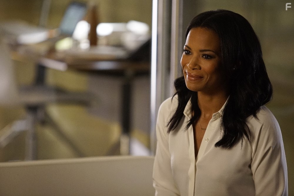 Rose Rollins in Ловушка (2016)