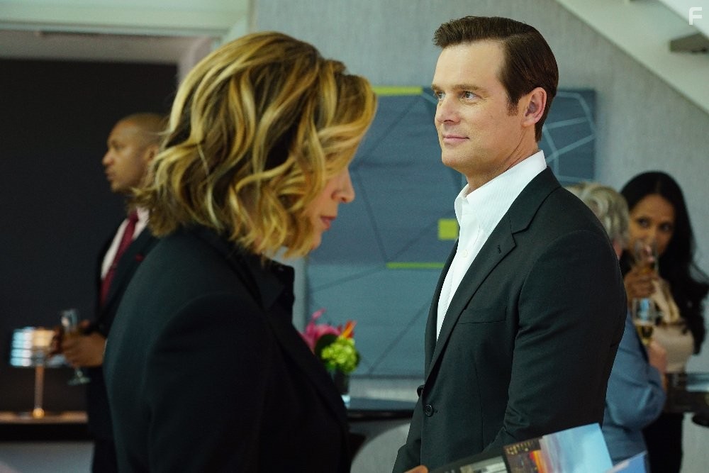 Peter Krause in Ловушка (2016)