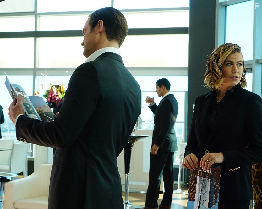 Peter Krause and Sonya Walger in Ловушка (2016)