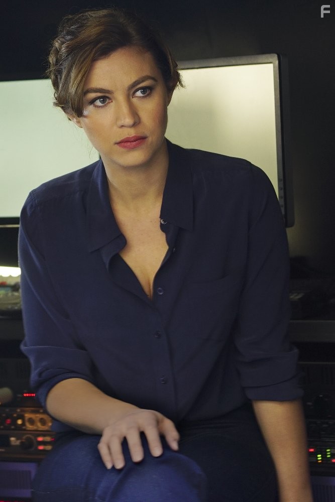 Elvy Yost and  in Ловушка (2016)