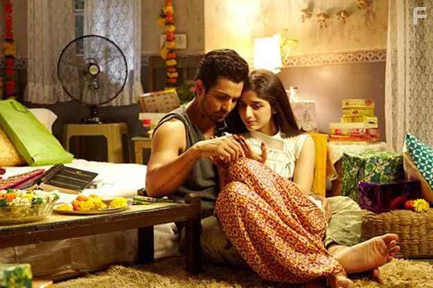 Harshvardhan Rane and Mawra Hocane in Клянусь тобой, любимая (2016)