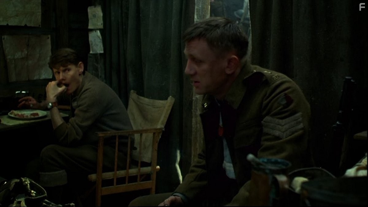 Daniel Craig in В июле 1916: Битва на Сомме (1999)