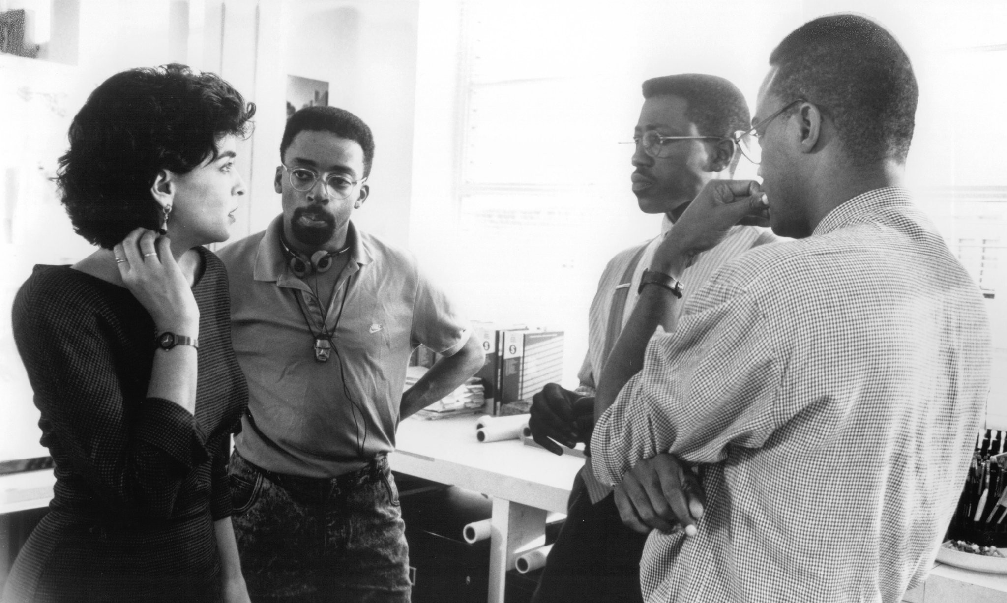 Spike Lee, Wesley Snipes, and Annabella Sciorra in Лихорадка джунглей (1991)