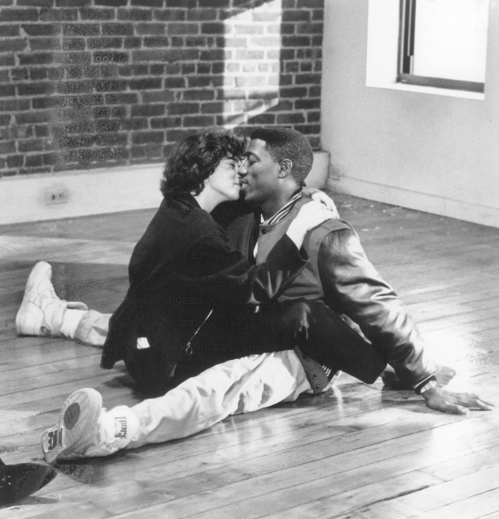 Wesley Snipes and Annabella Sciorra in Лихорадка джунглей (1991)