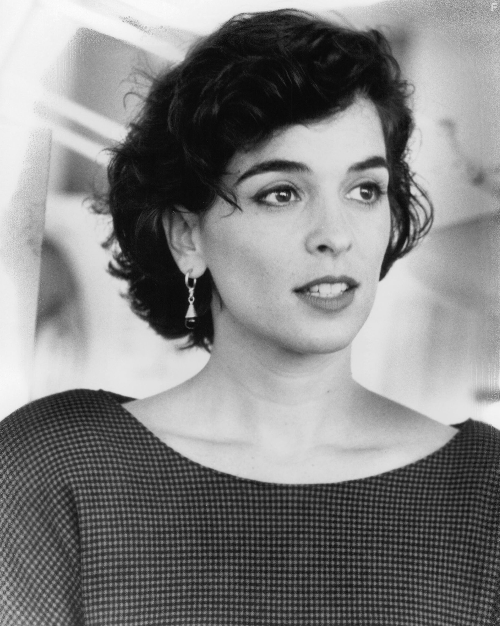 Annabella Sciorra in Лихорадка джунглей (1991)