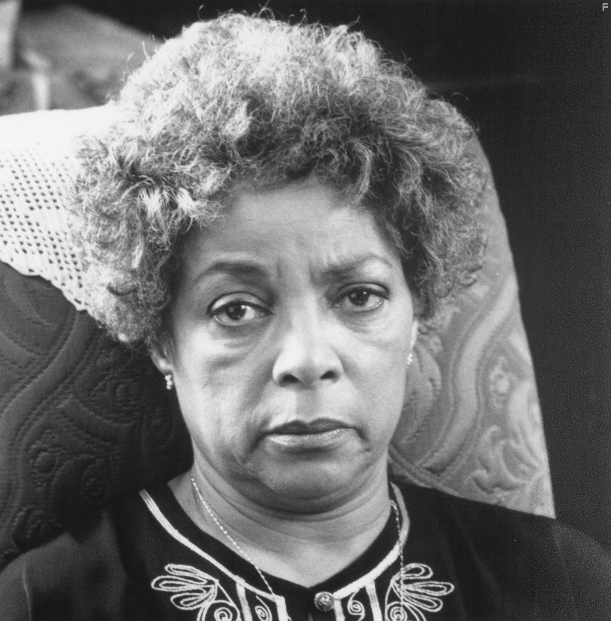 Ruby Dee in Лихорадка джунглей (1991)