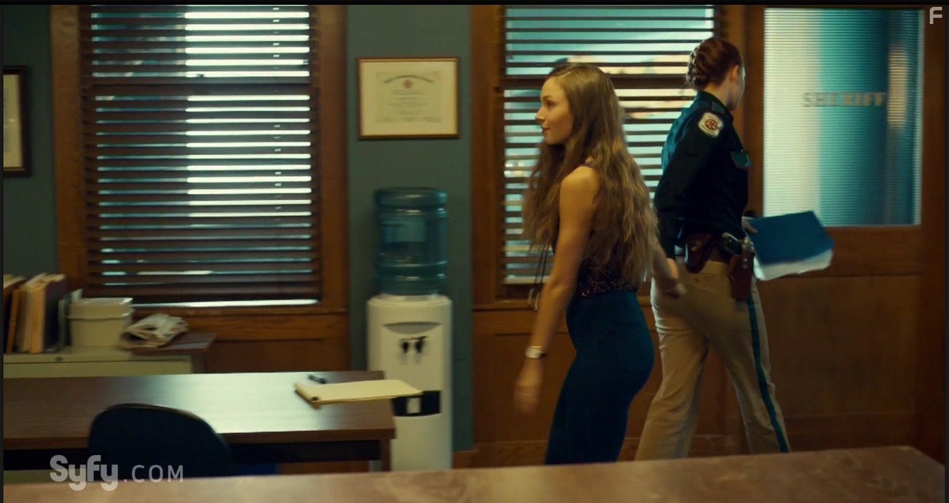 Dominique Provost-Chalkley and Katherine Barrell in Вайнона Эрп (2016)