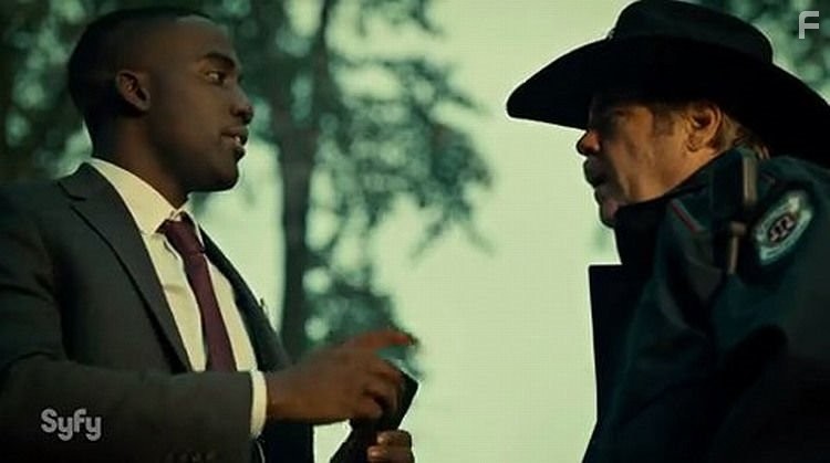 Greg Lawson and Shamier Anderson in Вайнона Эрп (2016)