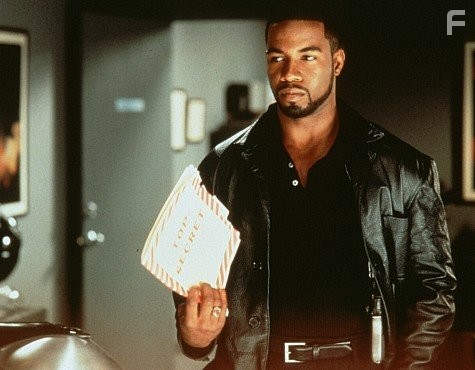 Michael Jai White in Спаун (1997)