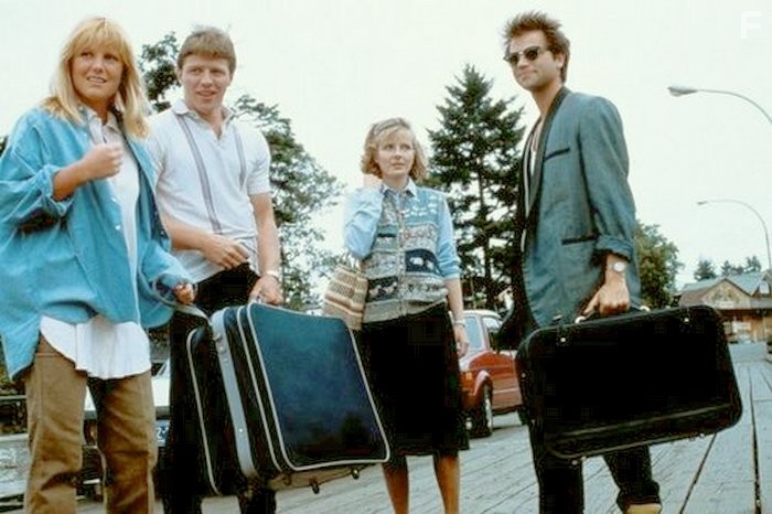Thomas F. Wilson, Leah Pinsent, Clayton Rohner, and Amy Steel in День дурака (1986)