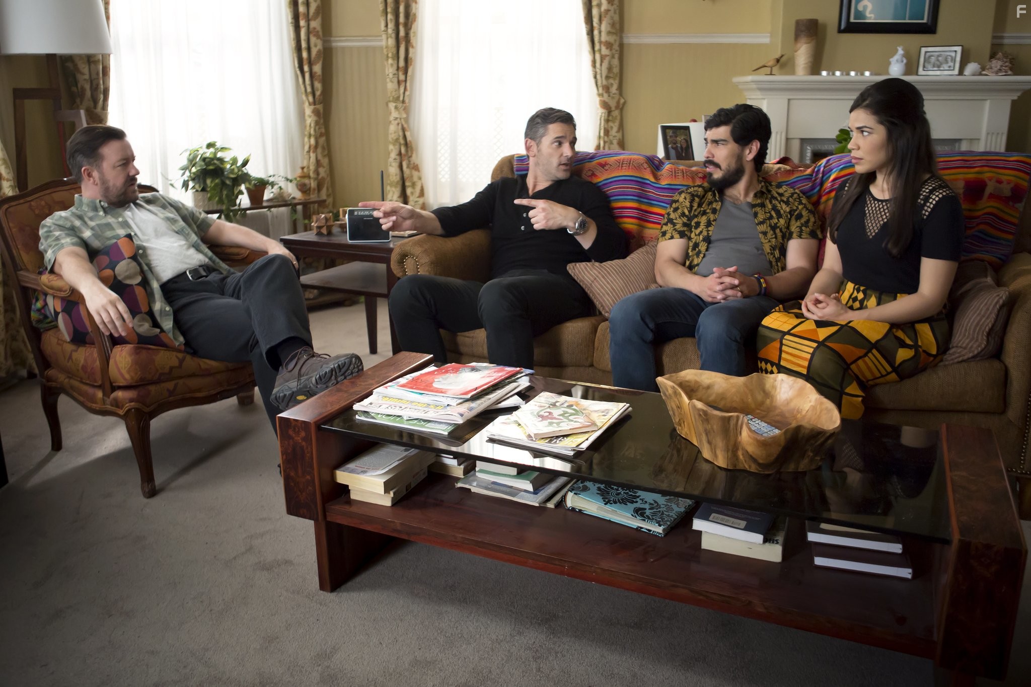 Eric Bana, Ricky Gervais, America Ferrera, and Ra?l Castillo in Специальные корреспонденты (2016)