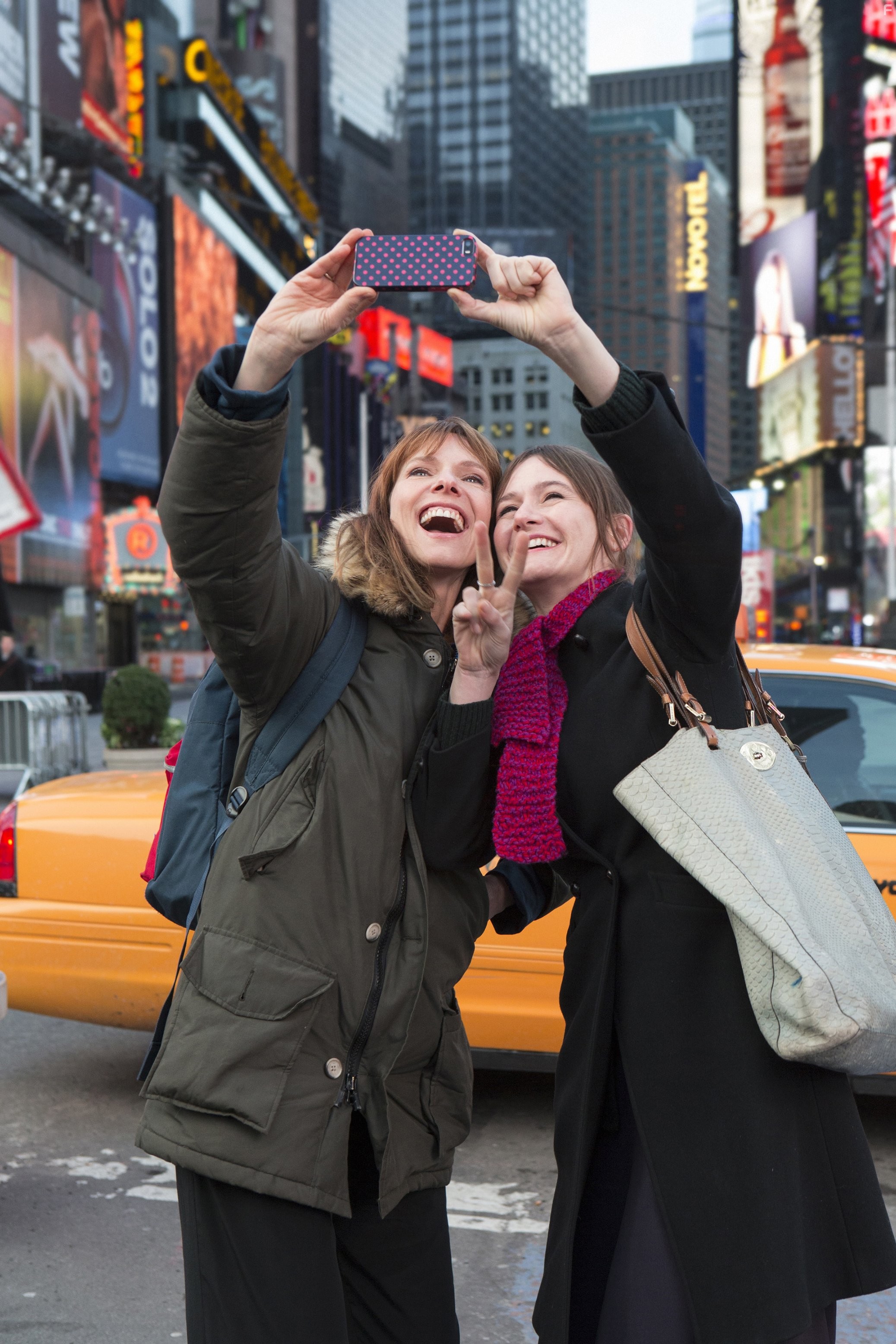 Emily Mortimer and Dolly Wells in Doll & Em (2013)