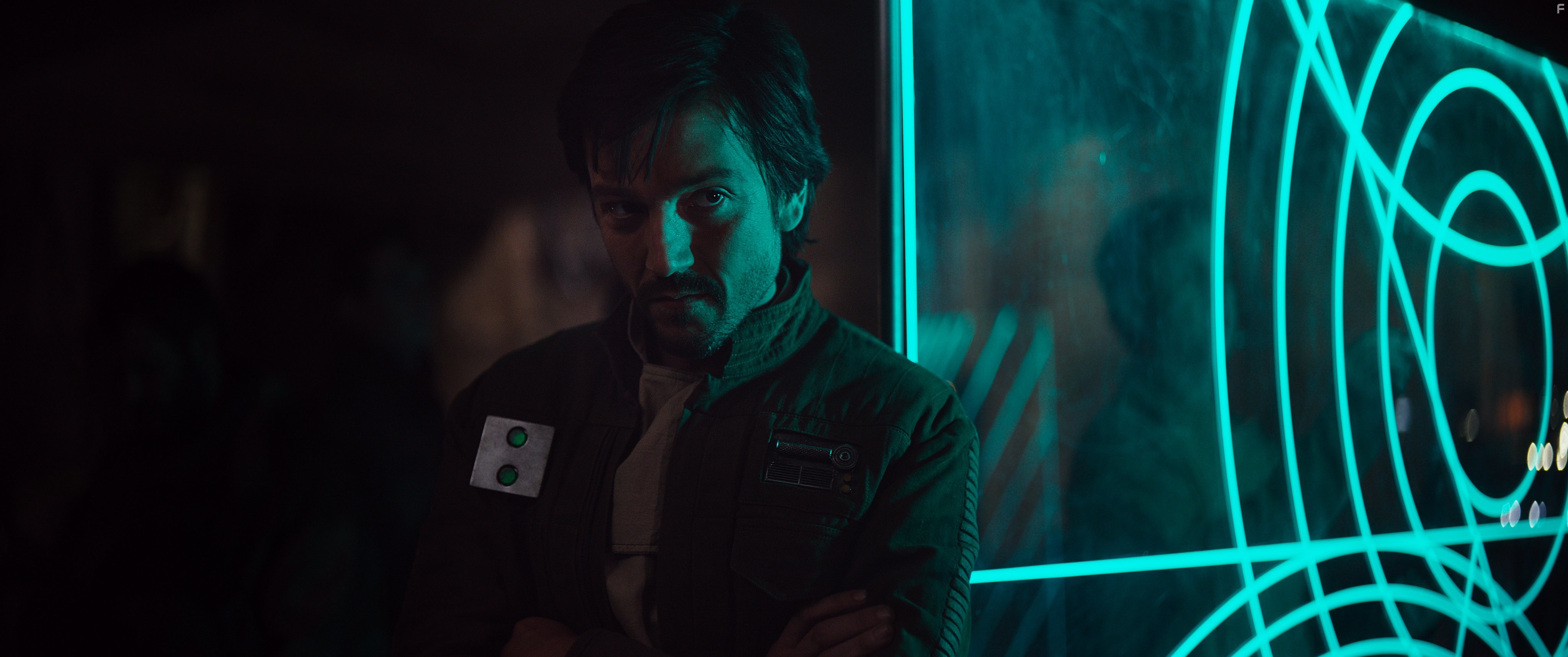 Diego Luna in Изгой-один. Звёздные войны: Истории (2016)