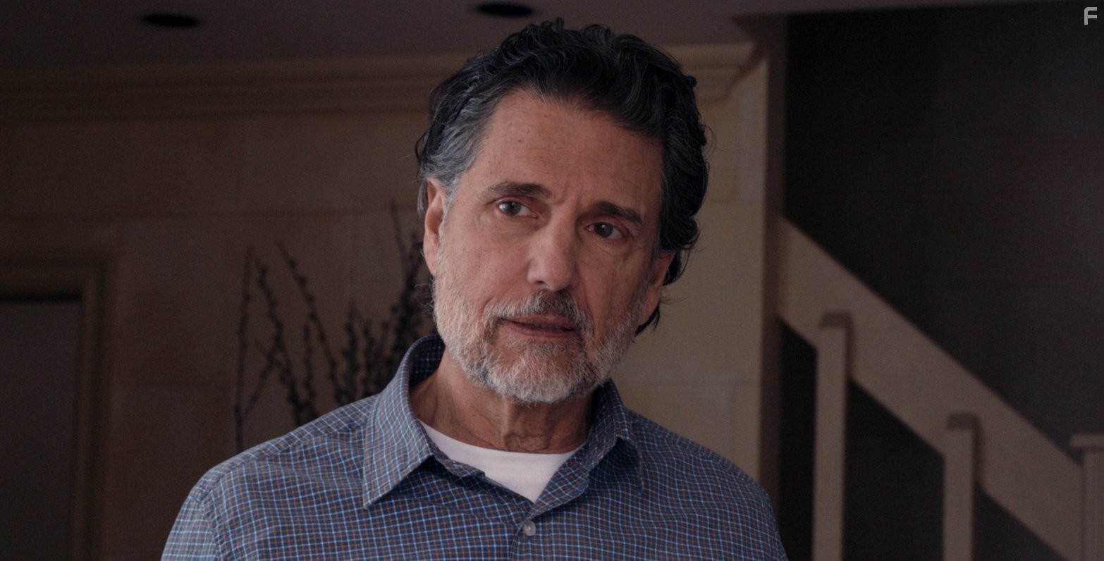 Chris Sarandon in Я улыбаюсь в ответ (2015)