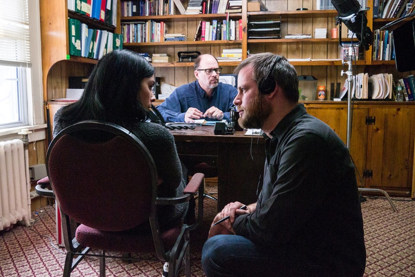 Terry Kinney and Sarah Silverman in Я улыбаюсь в ответ (2015)