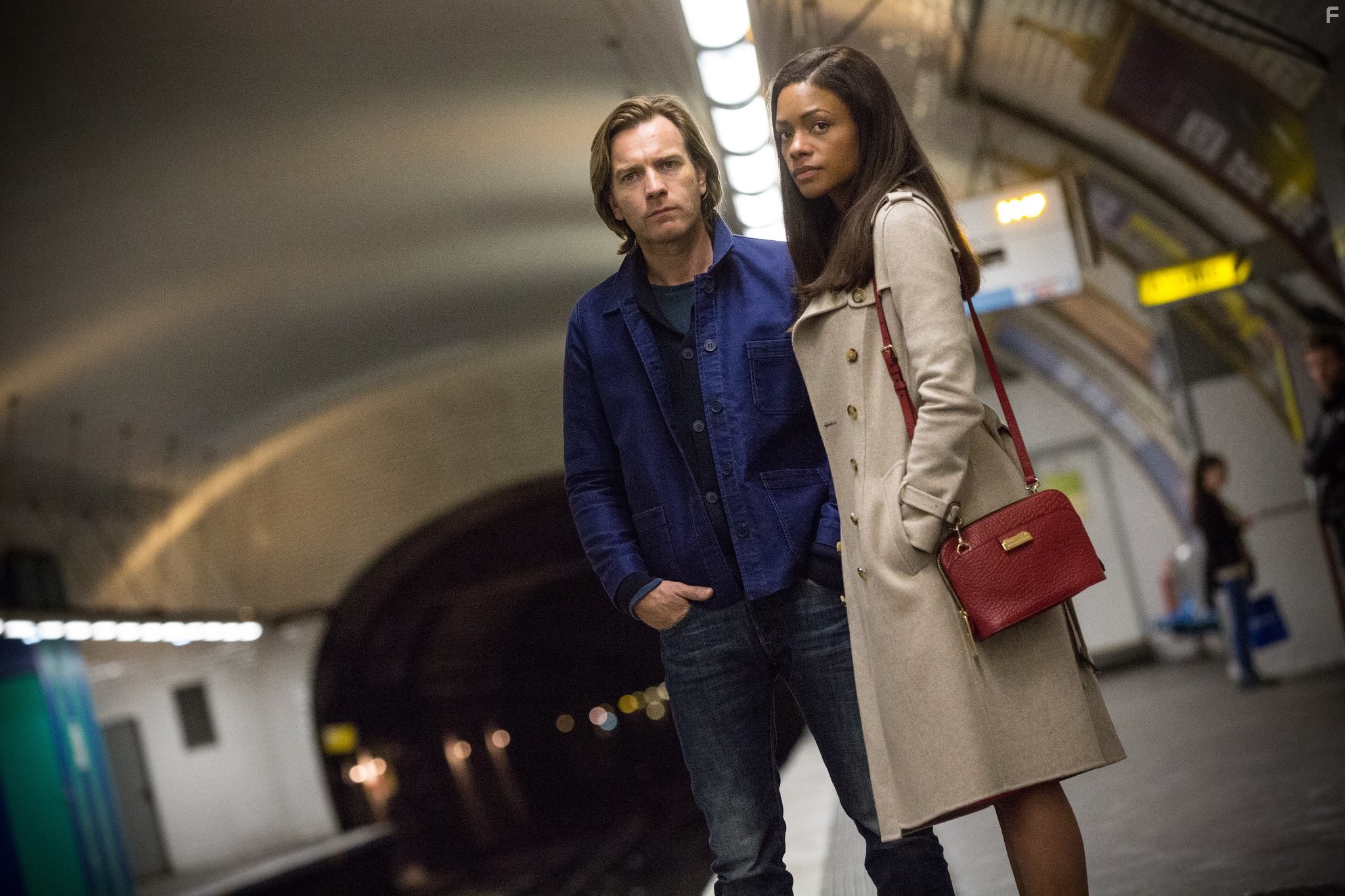 Ewan McGregor and Naomie Harris in Такой же предатель, как и мы (2016)