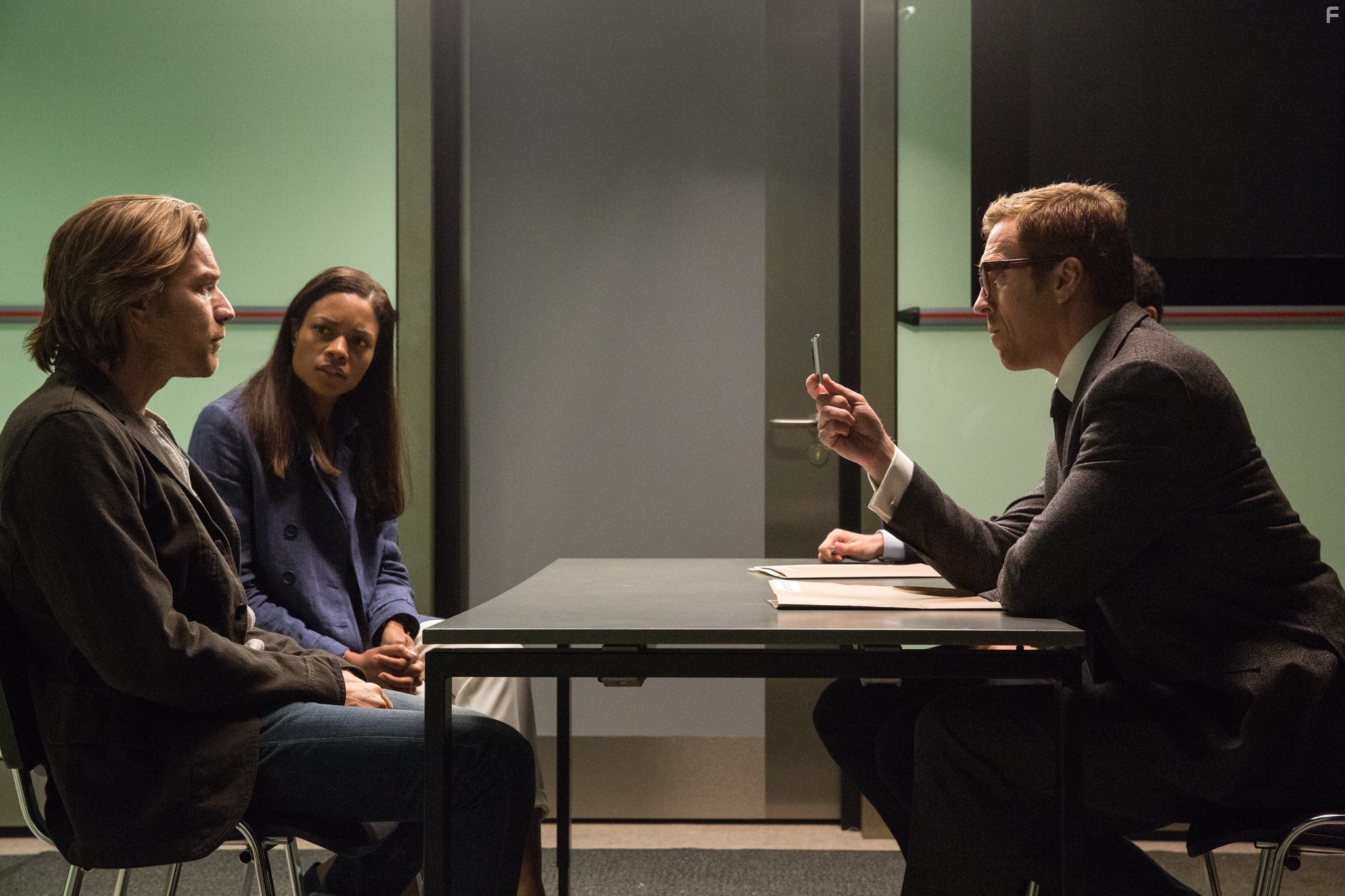 Ewan McGregor, Naomie Harris, and Damian Lewis in Такой же предатель, как и мы (2016)