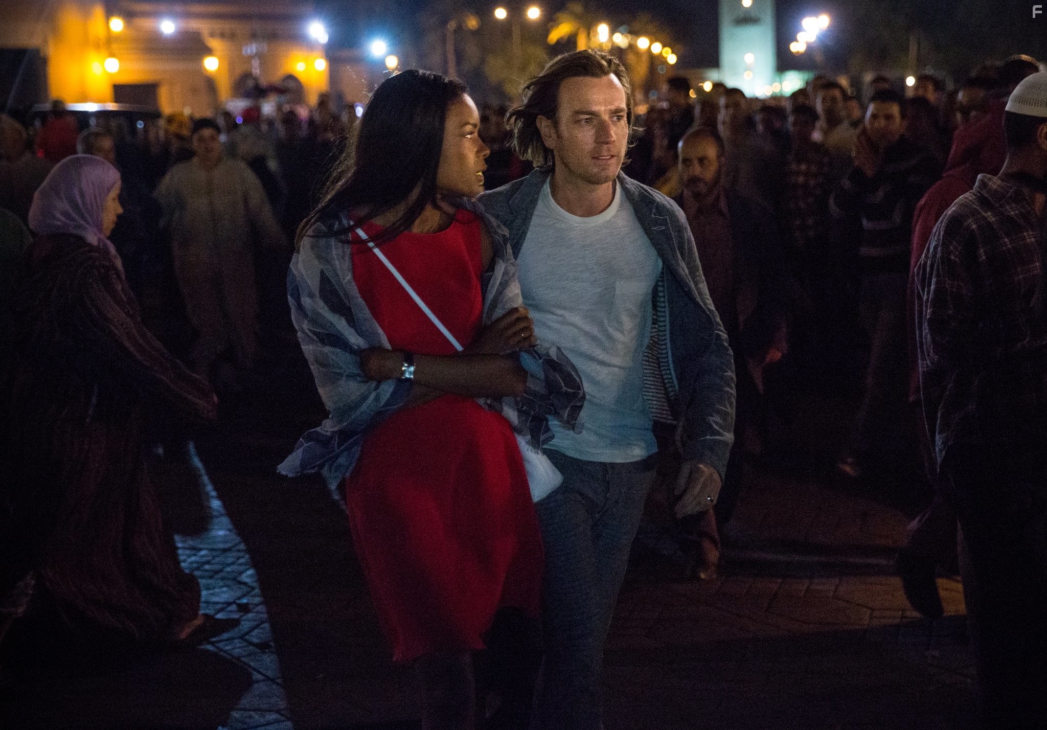 Ewan McGregor and Naomie Harris in Такой же предатель, как и мы (2016)