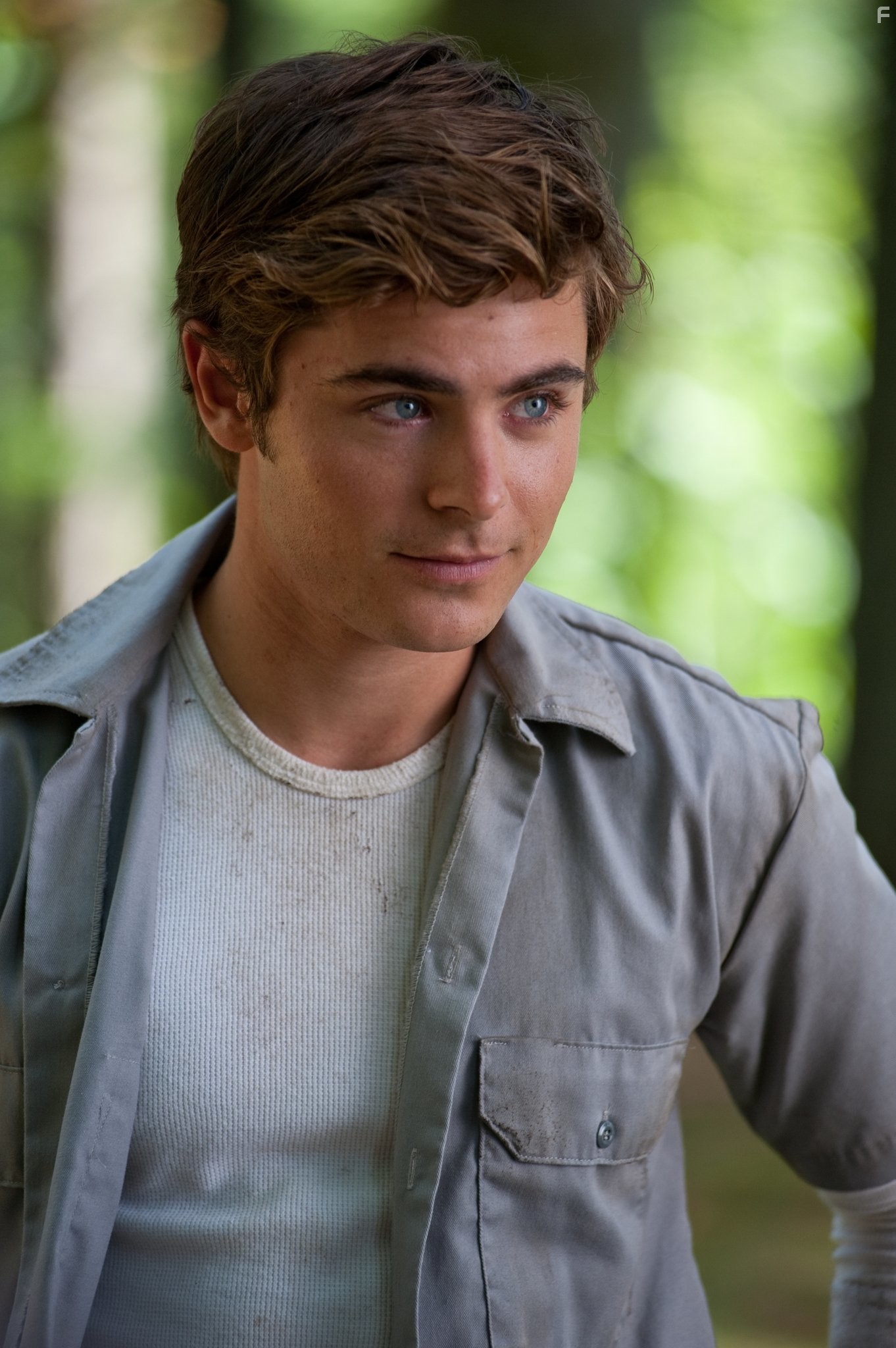 Zac Efron in Двойная жизнь Чарли Сан-Клауда (2010)