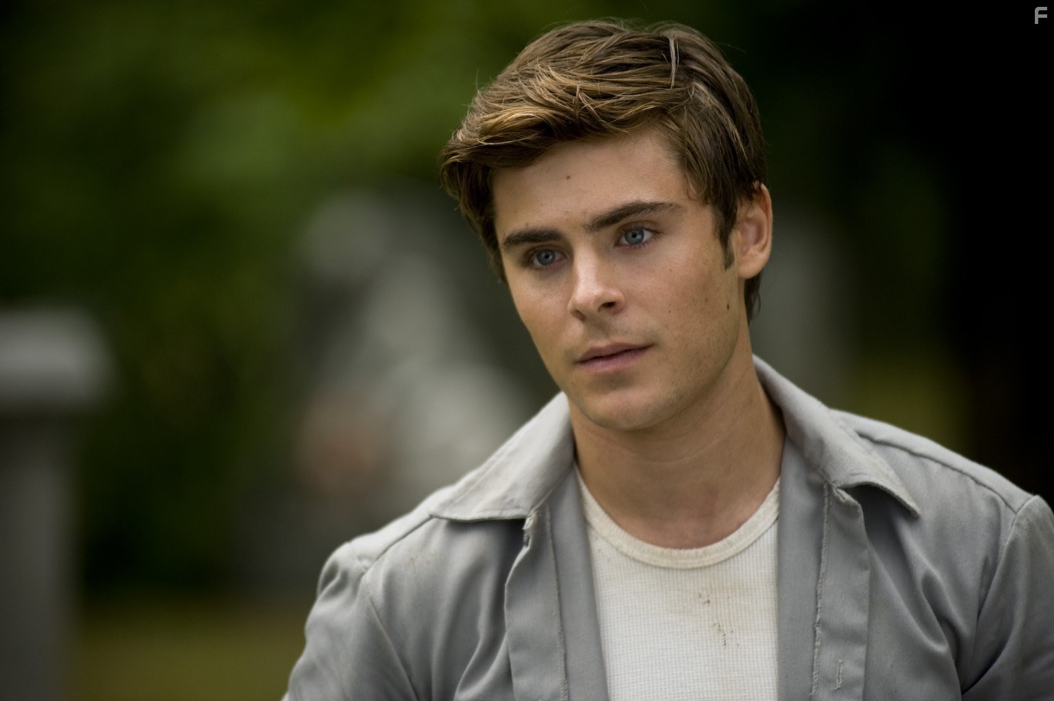 Zac Efron in Двойная жизнь Чарли Сан-Клауда (2010)