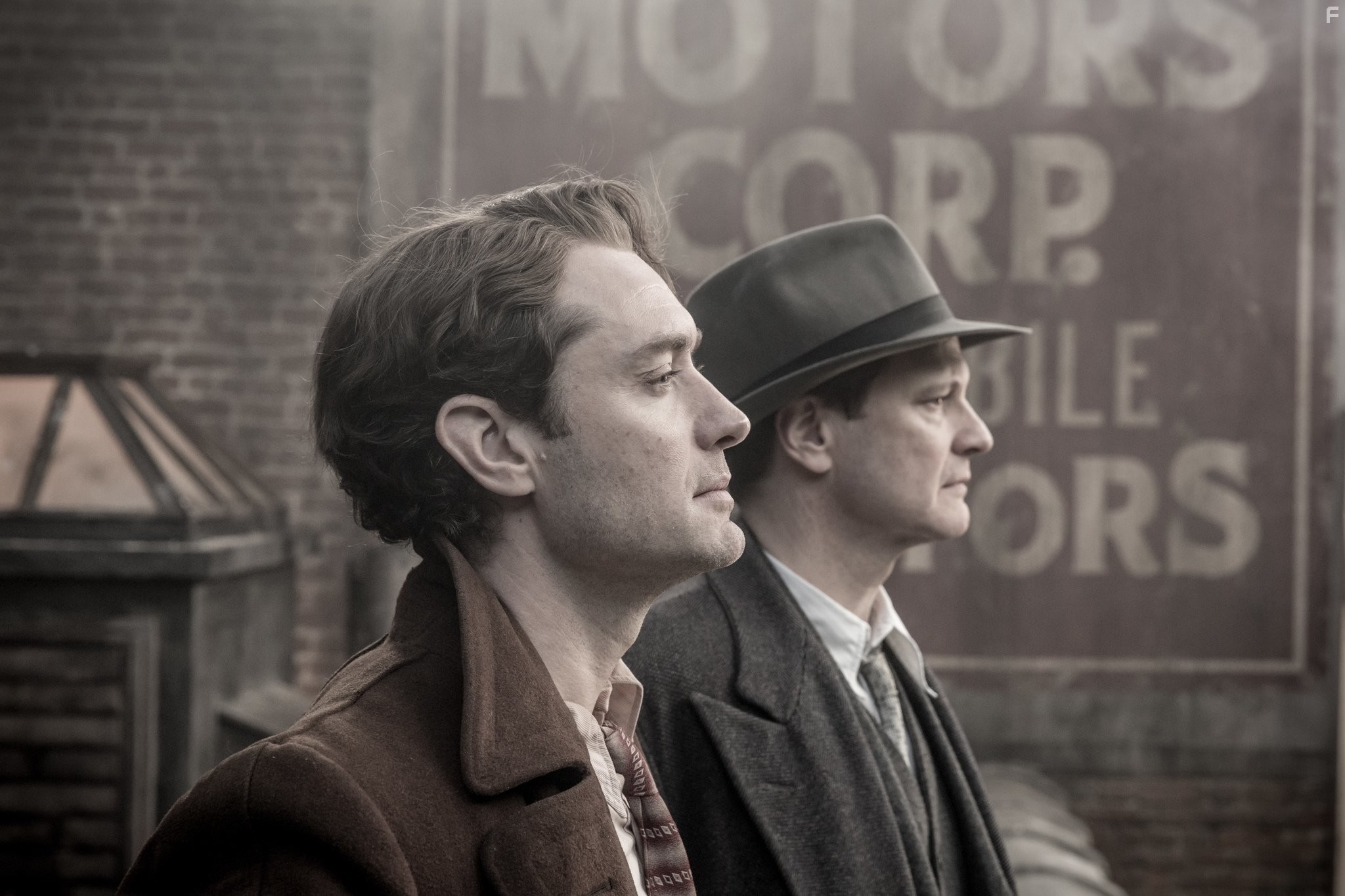 Colin Firth and Jude Law in Genius (2016)