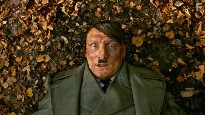 Oliver Masucci in Он снова здесь (2015)