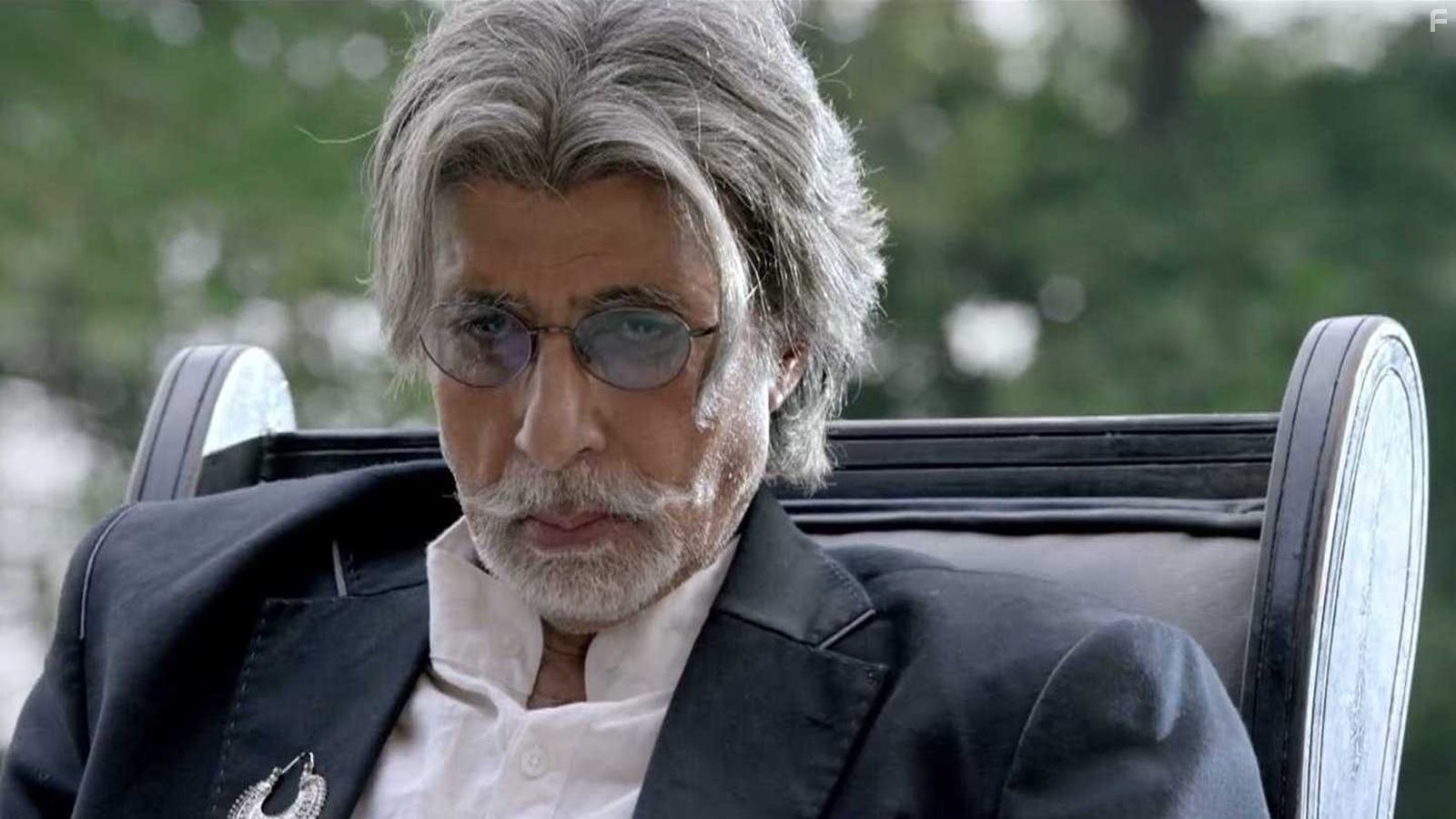 Amitabh Bachchan in Ферзь (2016)
