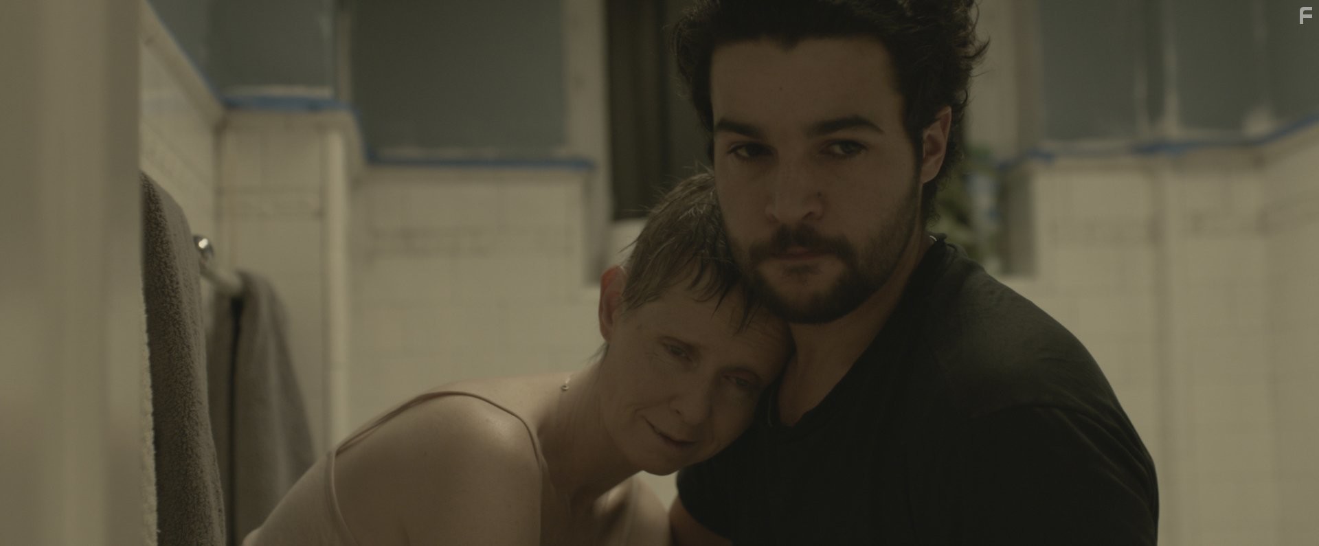 Cynthia Nixon and Christopher Abbott in Джеймс Уайт (2015)