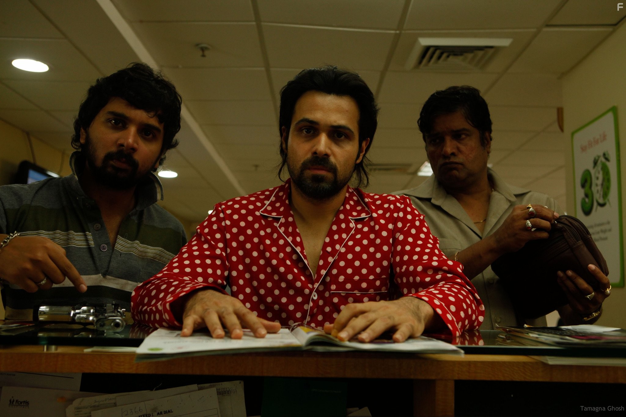 Rajesh Sharma, Emraan Hashmi, and Namit Das in Чокнутый (2013)
