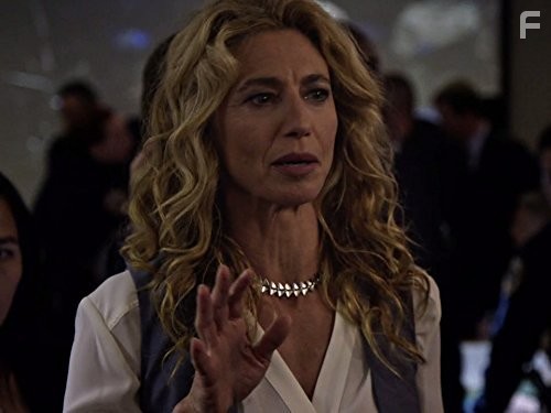 Claudia Black in Карантин (2016)