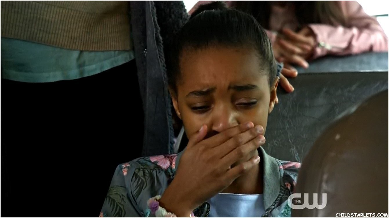 Nadej k Bailey in Карантин (2016)