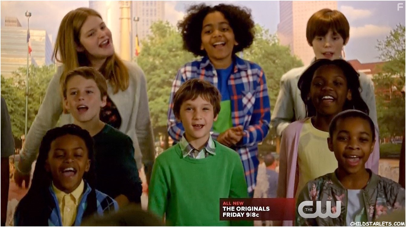 Nadej k Bailey, Zachary Unger, and Donielle T. Hansley Jr. in Карантин (2016)