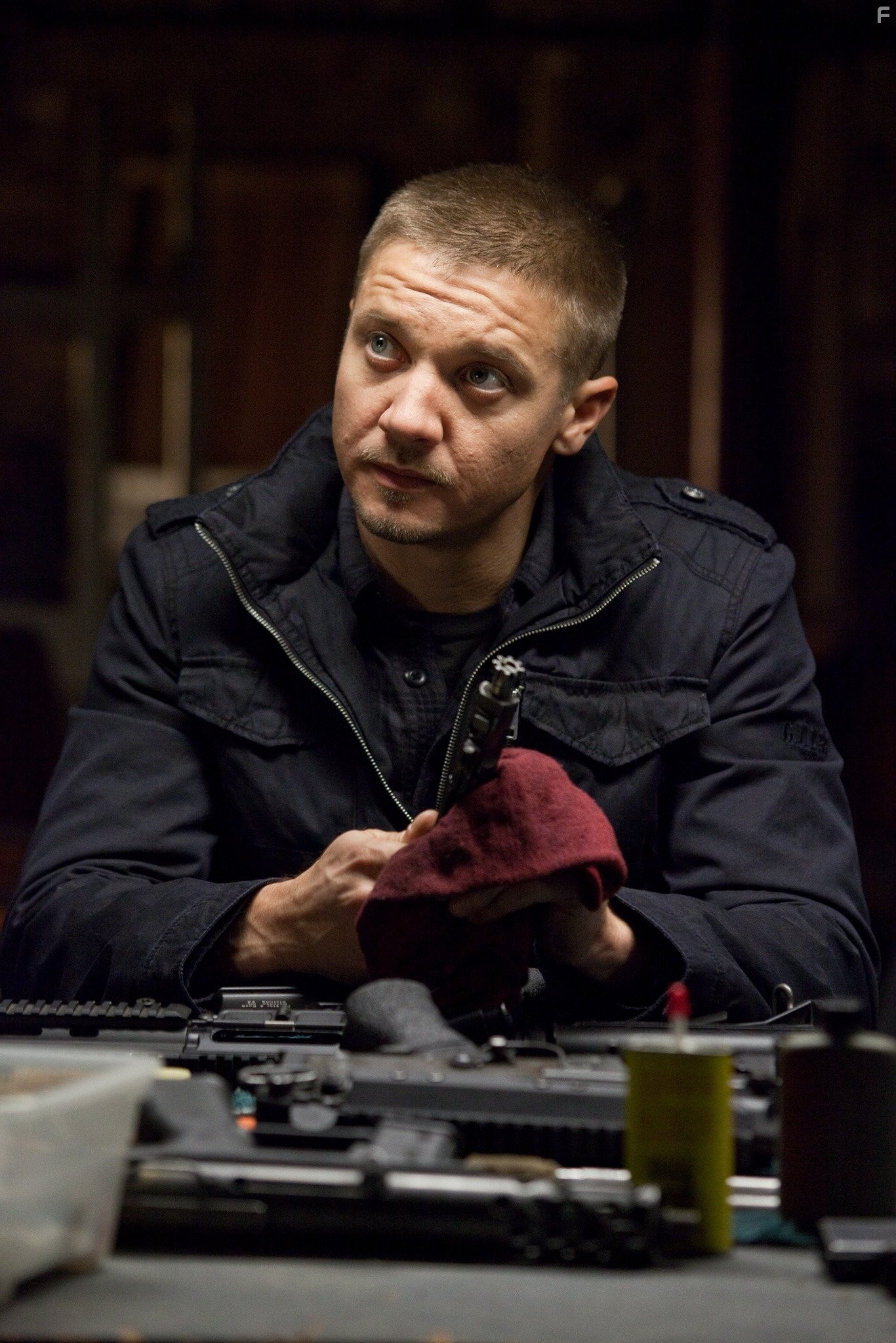 Jeremy Renner in Город воров (2010)