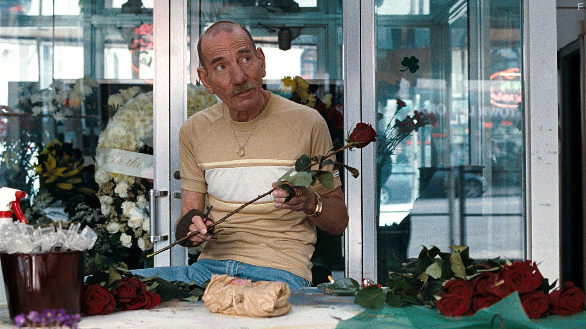 Pete Postlethwaite in Город воров (2010)
