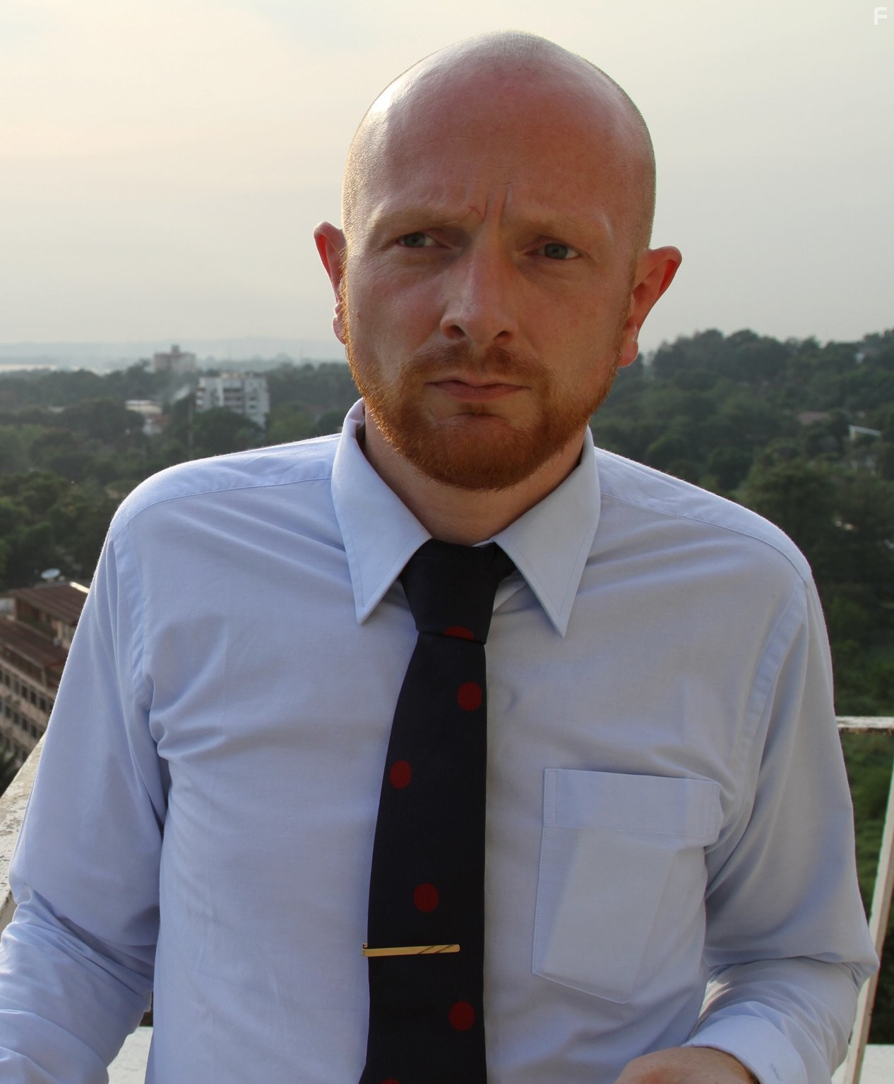 Mads Br?gger in Посол (2011)