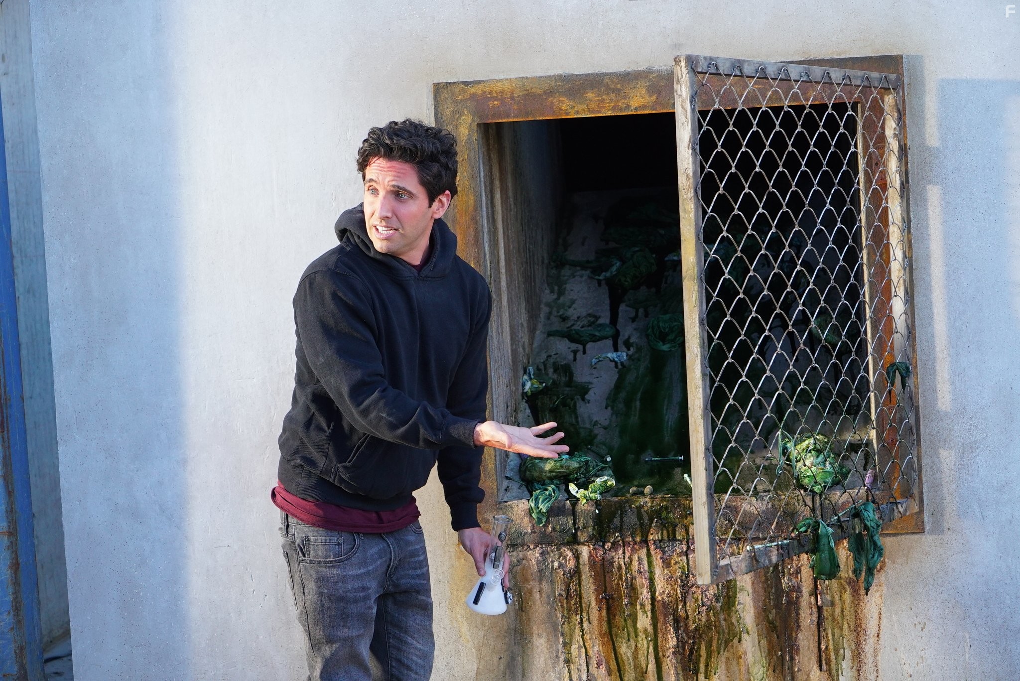 Paul W. Downs and Ilana Glazer in Time Traveling Bong (2016)
