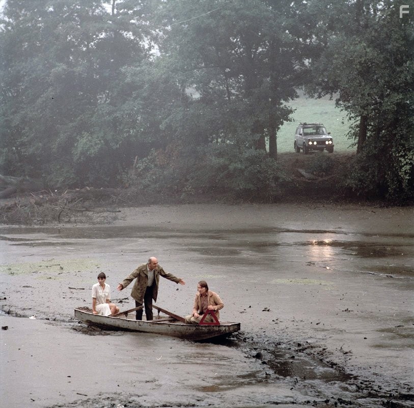 Josef Bl?ha, Dagmar Patrasov?, and Josef Dvor?k in N?vstevn?ci (1983)