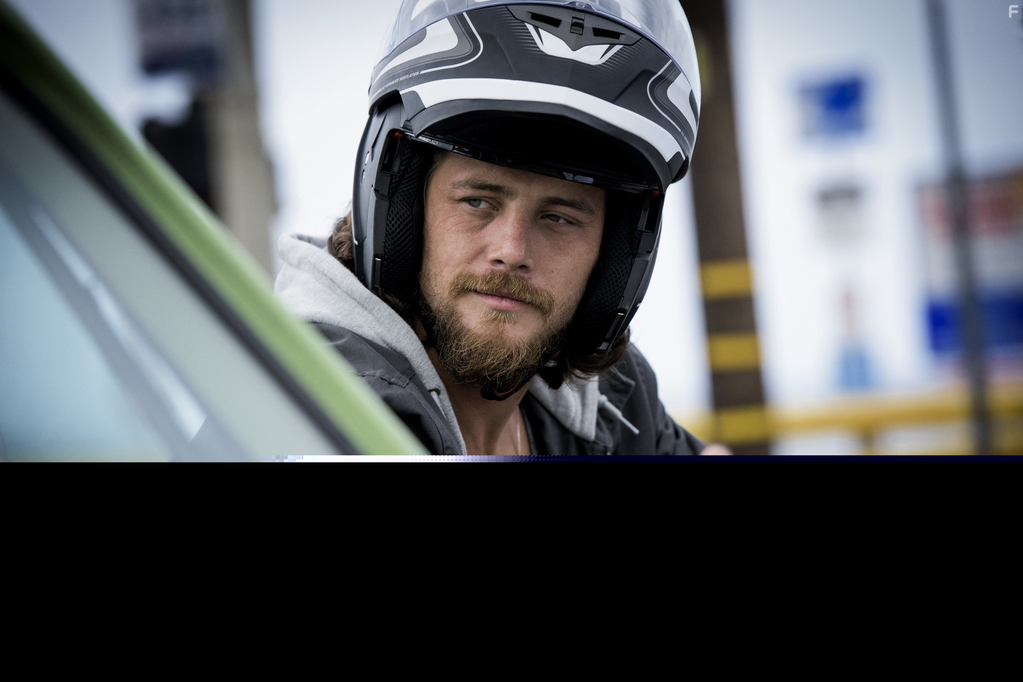 Ben Robson in Animal Kingdom: Pilot (2016)