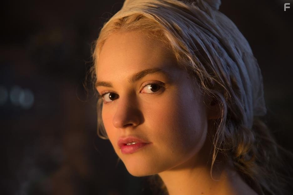 Lily James in Золушка (2015)
