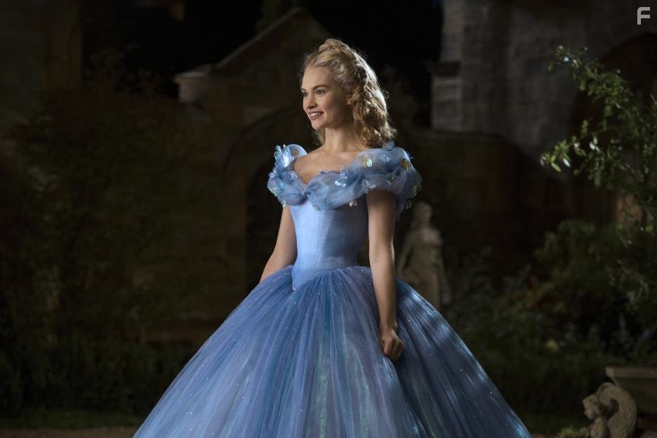 Lily James in Золушка (2015)