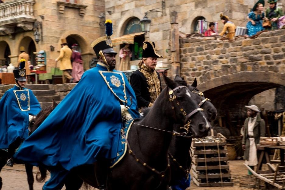 Stellan Skarsg?rd, Richard Madden, and Nonso Anozie in Золушка (2015)
