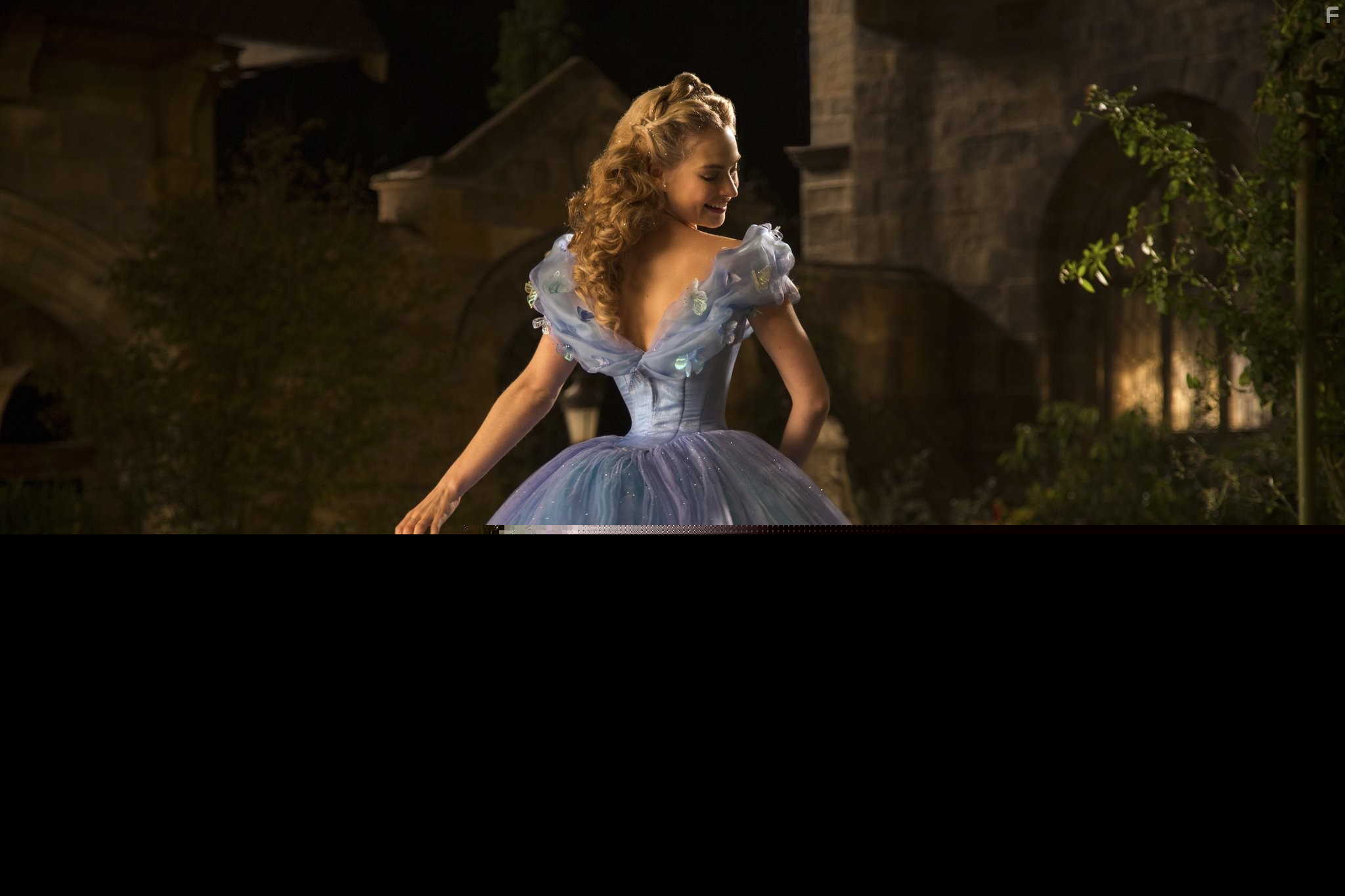 Lily James in Золушка (2015)