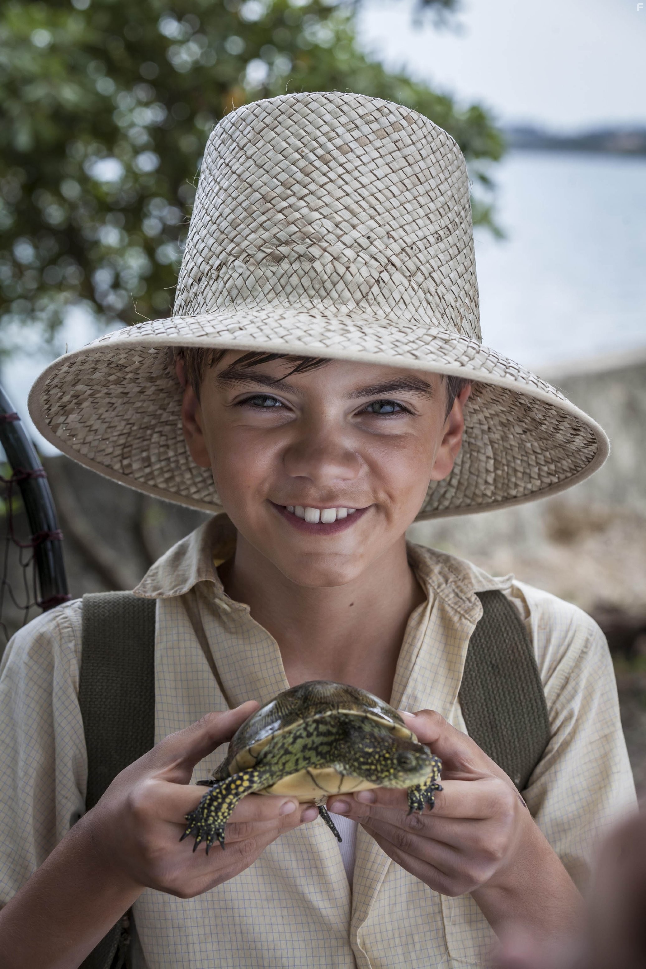 Milo Parker in Дарреллы (2016)