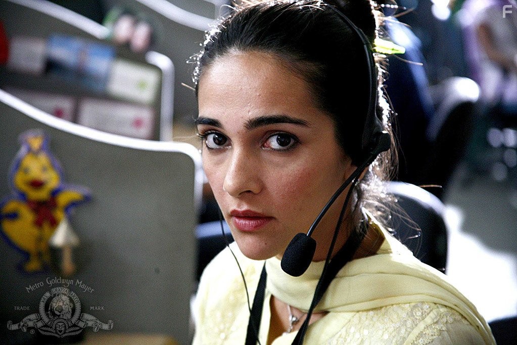 Tara Sharma in На другом конце провода (2008)